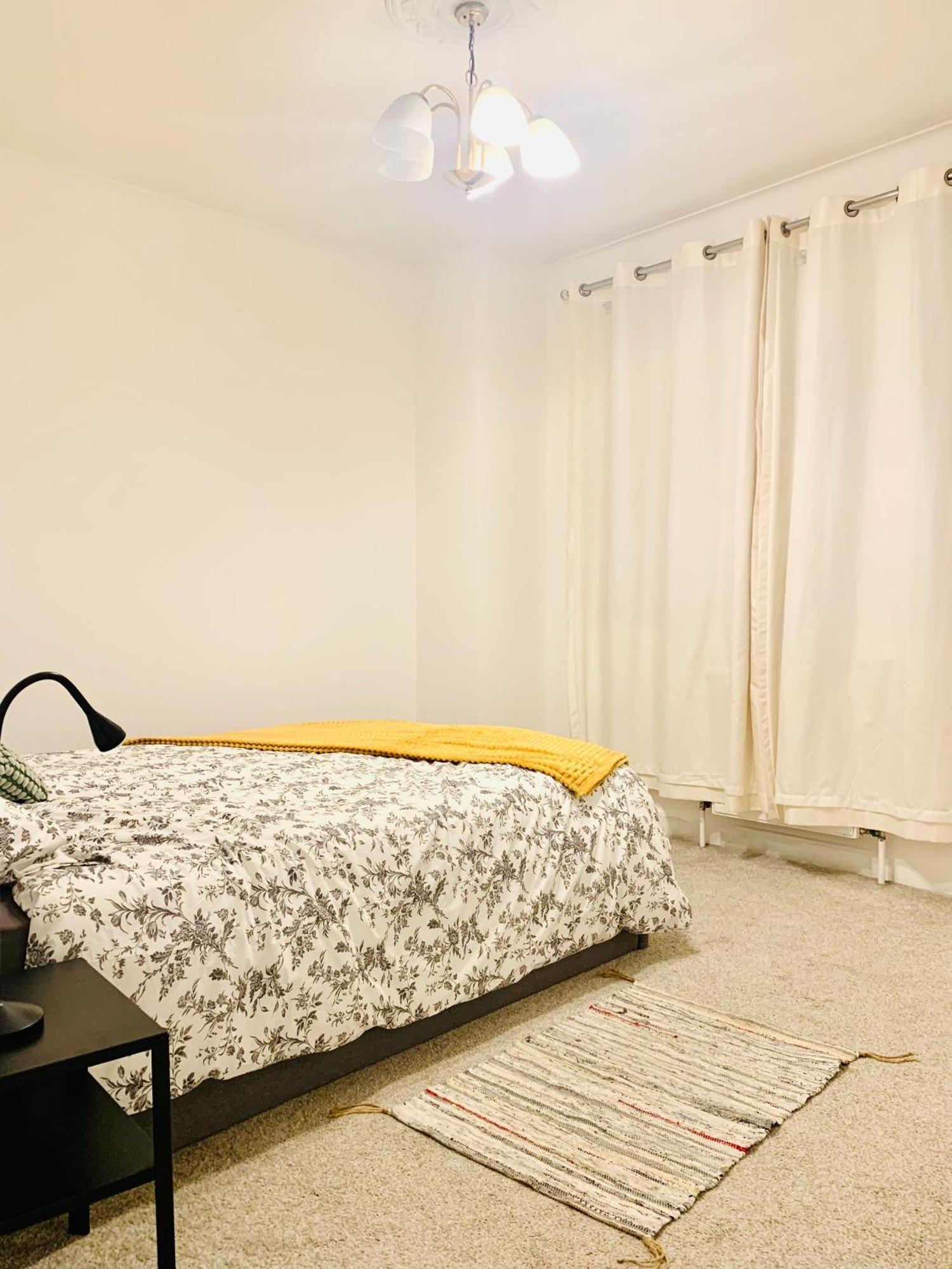 Cosy 2 Bedroom Apartment In Swiss Cottage. Londres Exterior foto