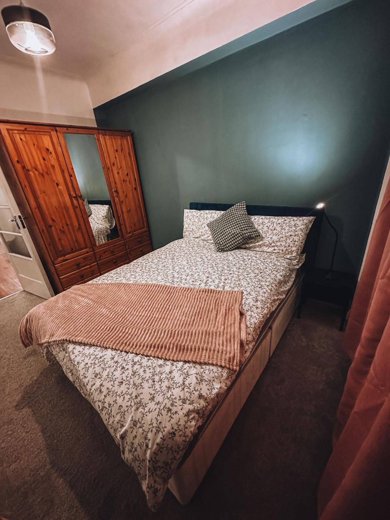 Cosy 2 Bedroom Apartment In Swiss Cottage. Londres Exterior foto