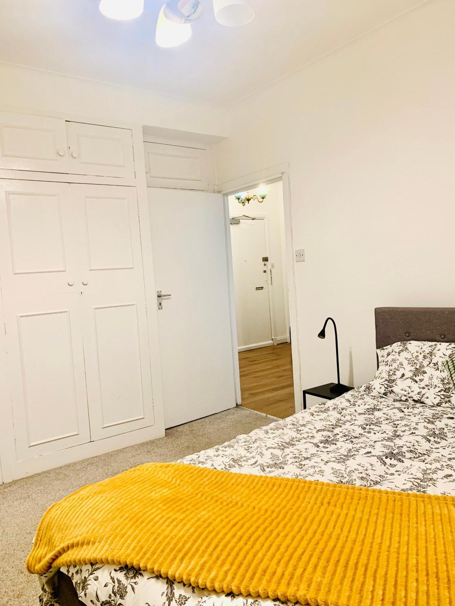 Cosy 2 Bedroom Apartment In Swiss Cottage. Londres Exterior foto